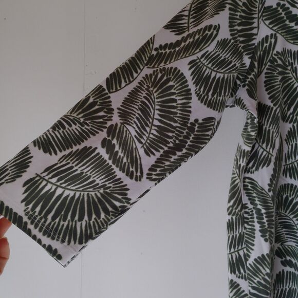 Chico’s Foliage 3/4 Sleeve Perfect Tee Top Sz 3 XL green Leaves - Picture 5 of 8